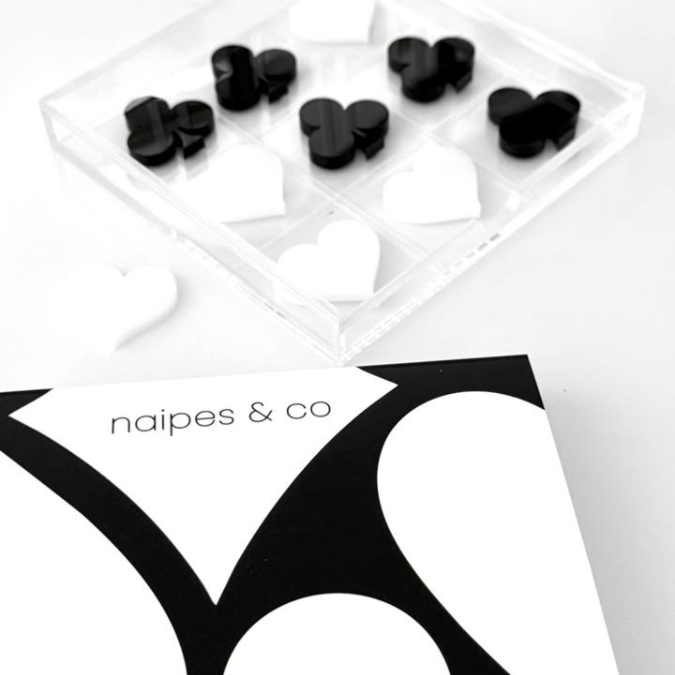 Kit Flores + Copos + Jogo da Velha