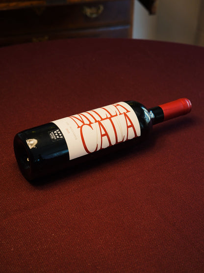 Kit Toalha Joy Bordô, Vinho Milla Cala e Marca Taças