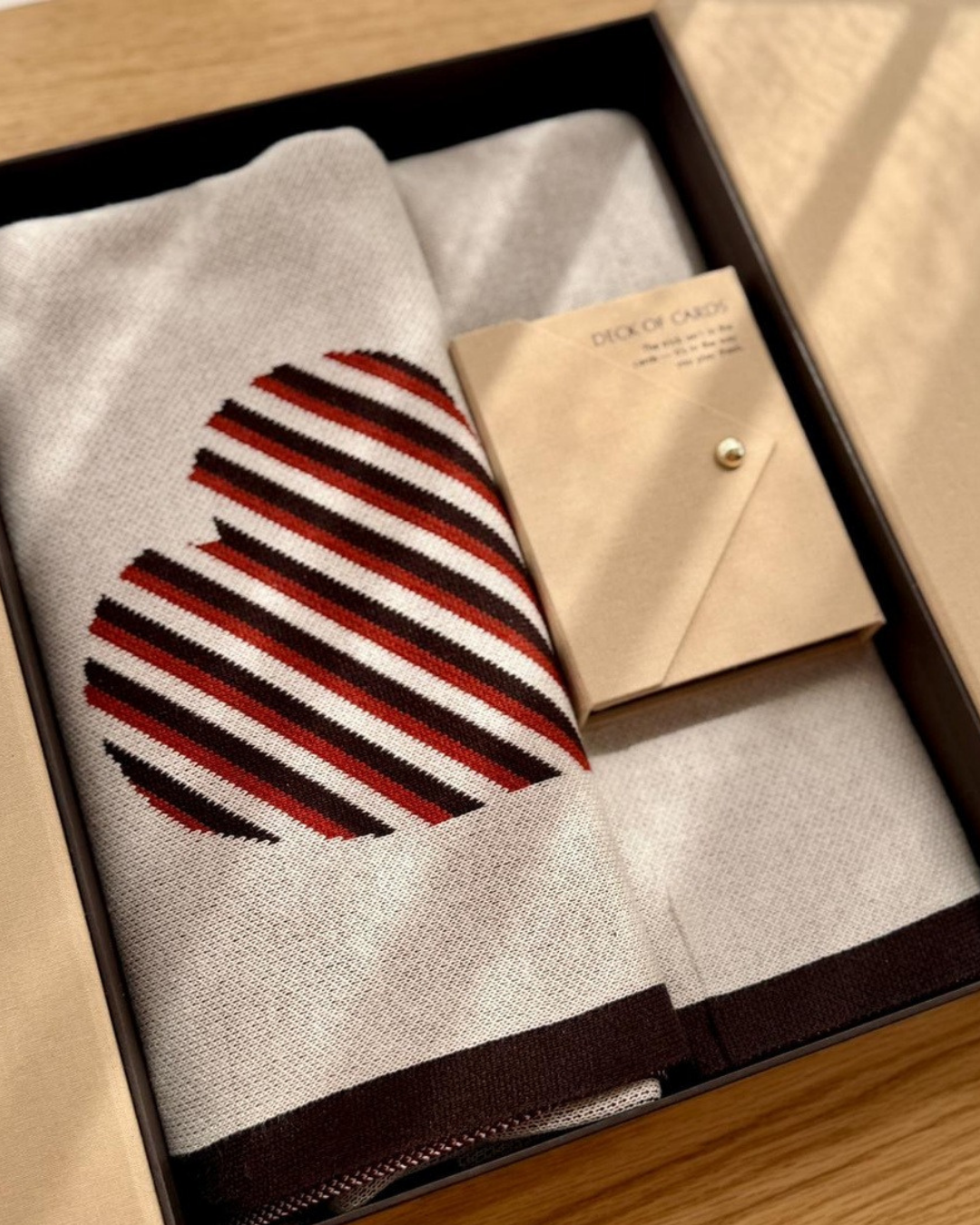 Kit Deck Match: Toalha de Jogos + Deck of Cards Collab By Gabs