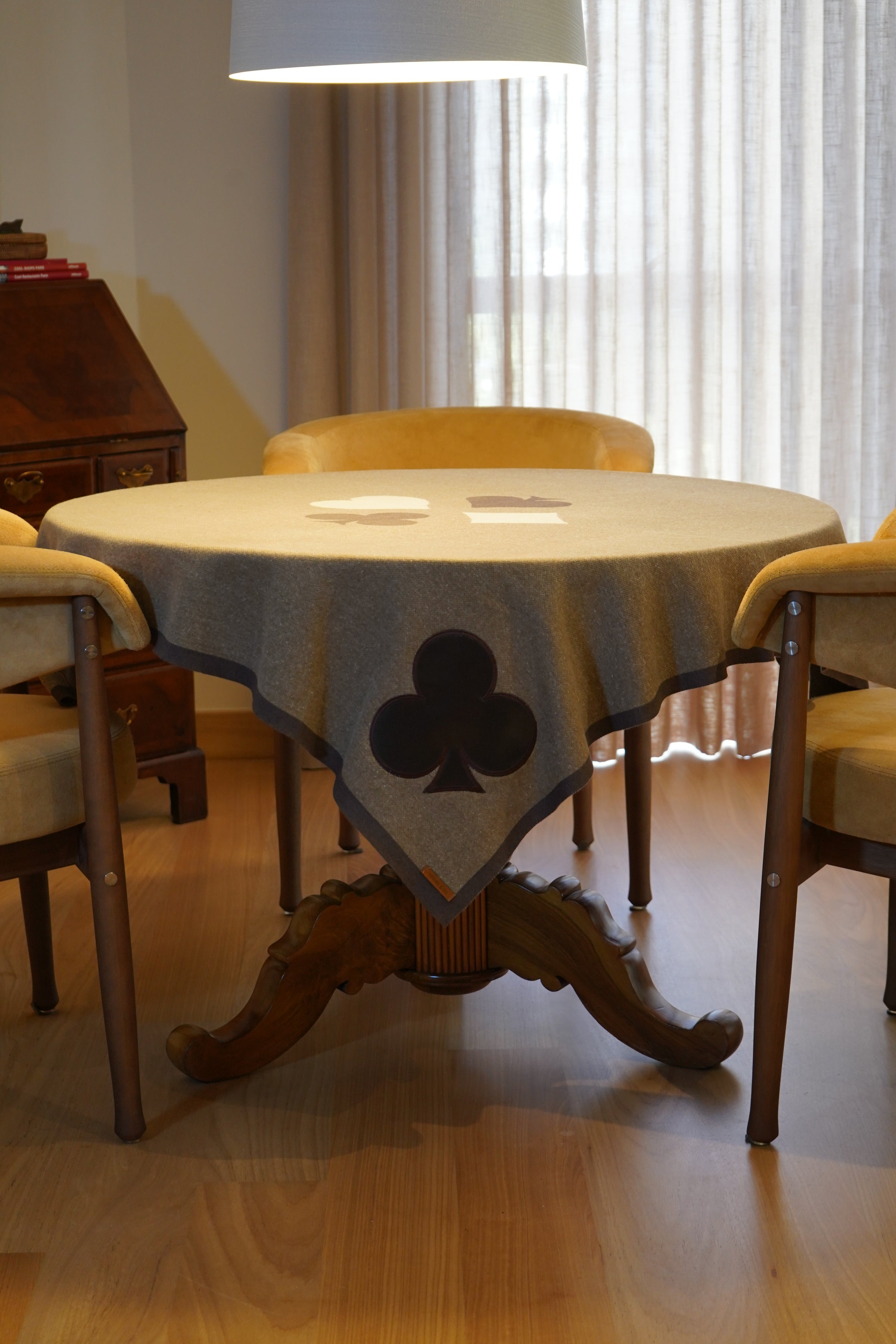 Toalha de Jogos Gift Fendi com Couro