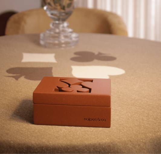 Caixa Porta Baralho Naipes Marrom