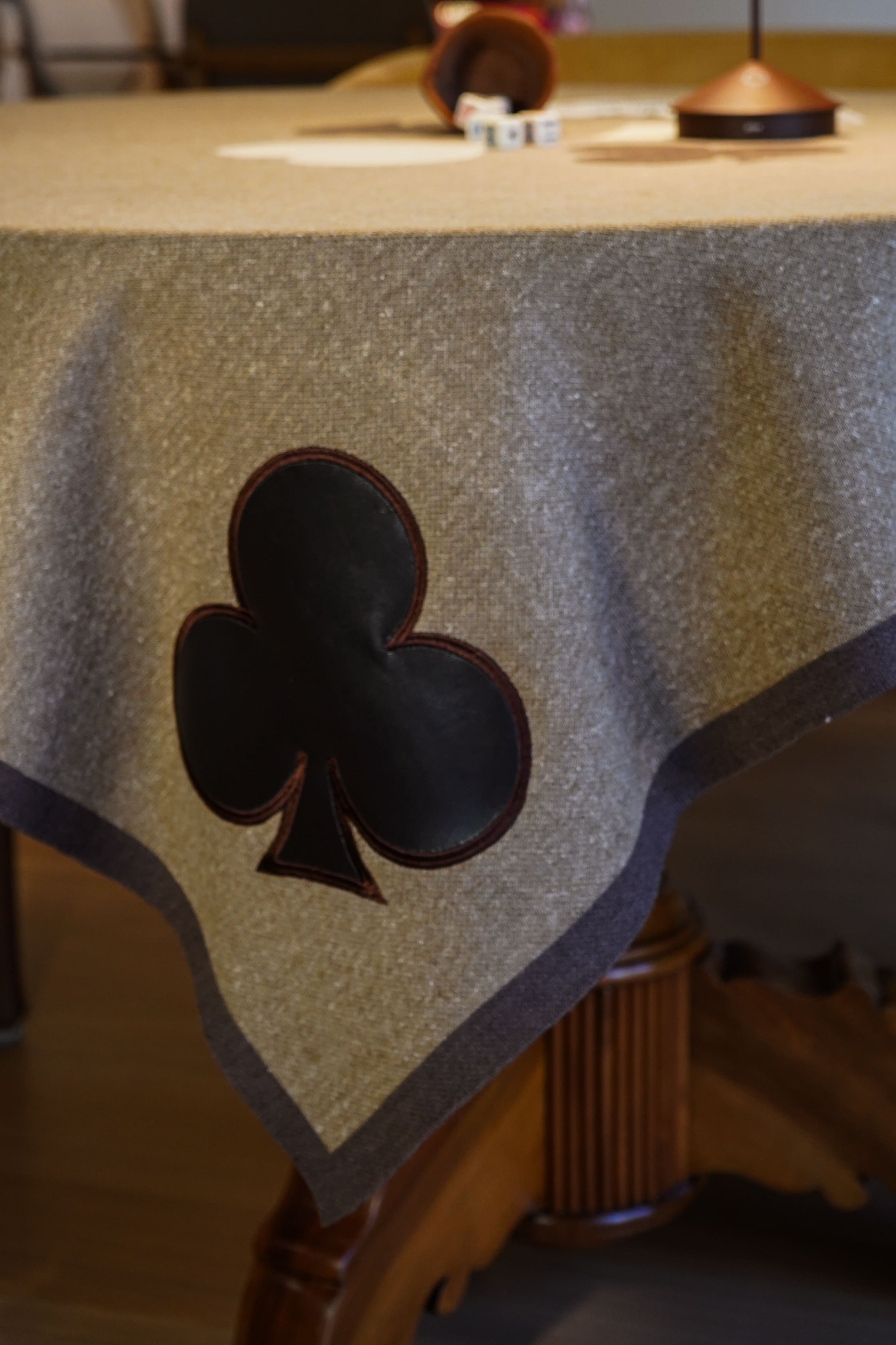 Toalha de Jogos Gift Fendi com Couro